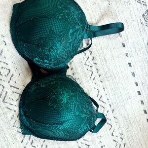 Elegant Green Lace Victoria Secret Bra